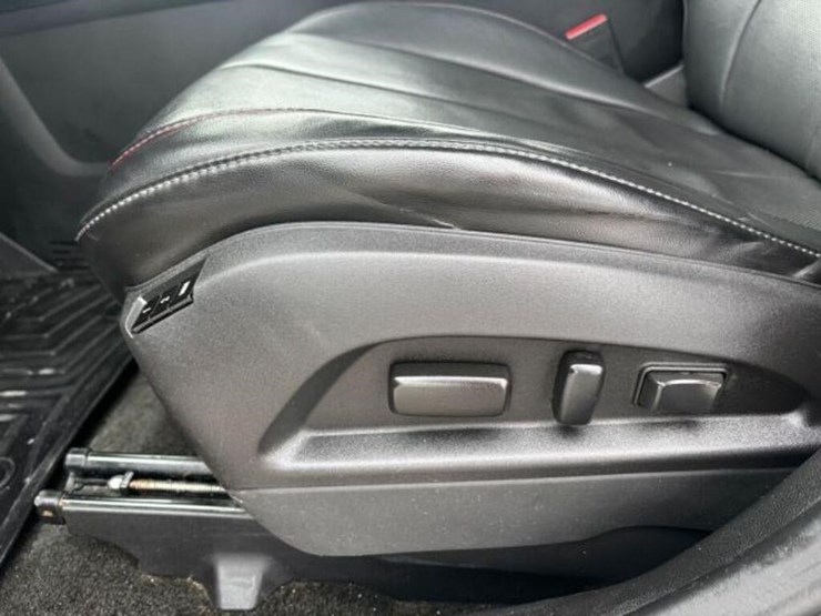 2017-chevrolet-equinox-image-16