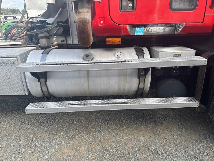 2007-mack-cl733-image-58