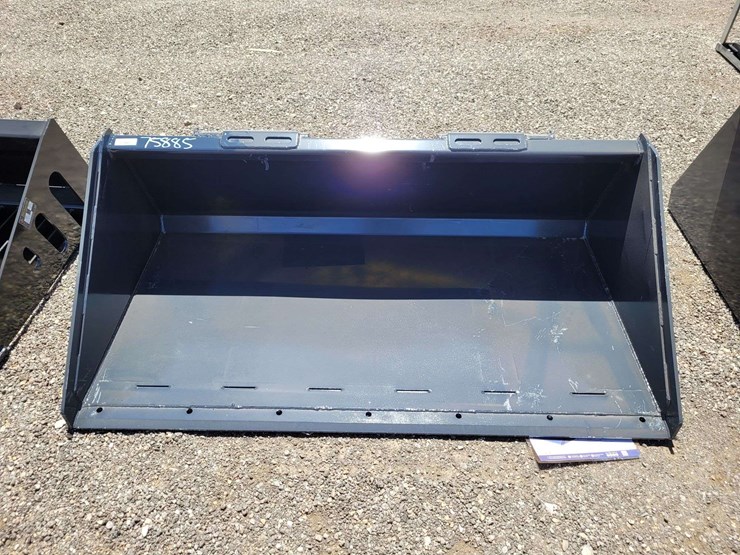 wolverine-track-duty-bucket-image-1