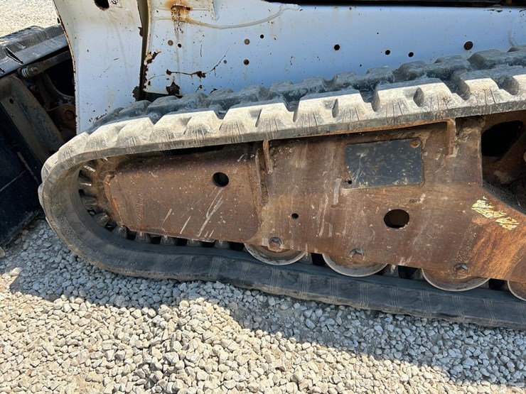 2015-bobcat-t590-image-18