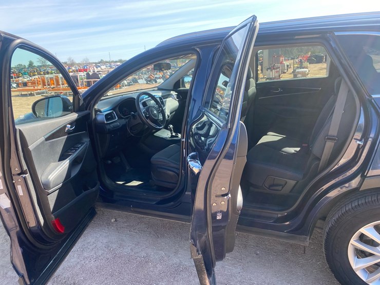 2016-kia-sorento-image-29