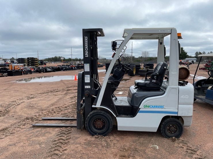 #1162-•-unicarriers-3,450-lbs-lp-forklift-image-2