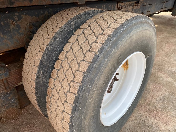 2003-international-7400-image-29