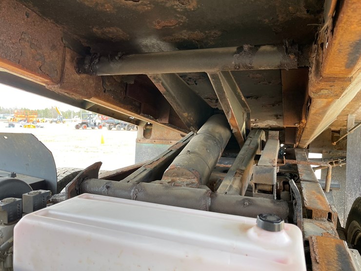 2011-chevrolet-3500-image-48