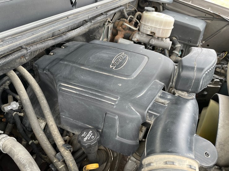 2013-chevrolet-silverado-2500hd-image-56