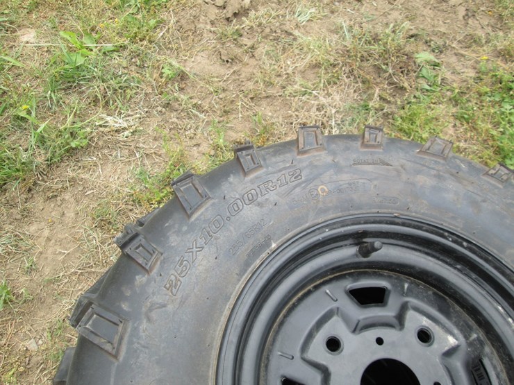 #36778-•-lot-of-(2)-wd-25x10.00r12-tires-image-3