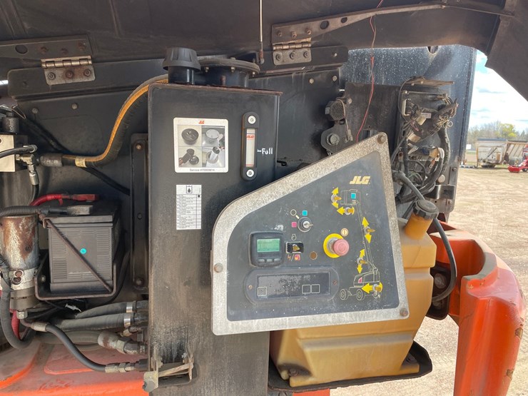 2016-jlg-400s-image-31