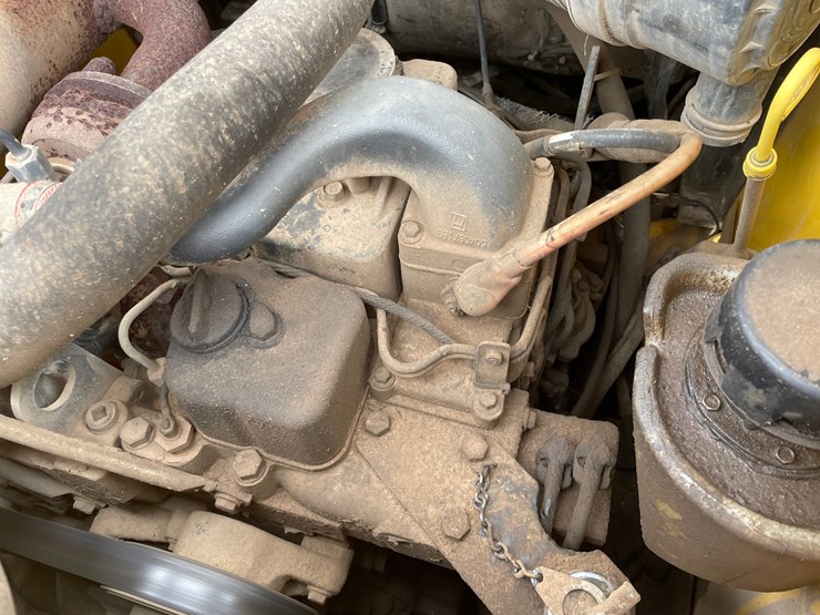 2007-new-holland-c185-image-54