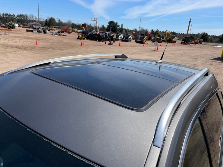 2011-cadillac-srx-image-12