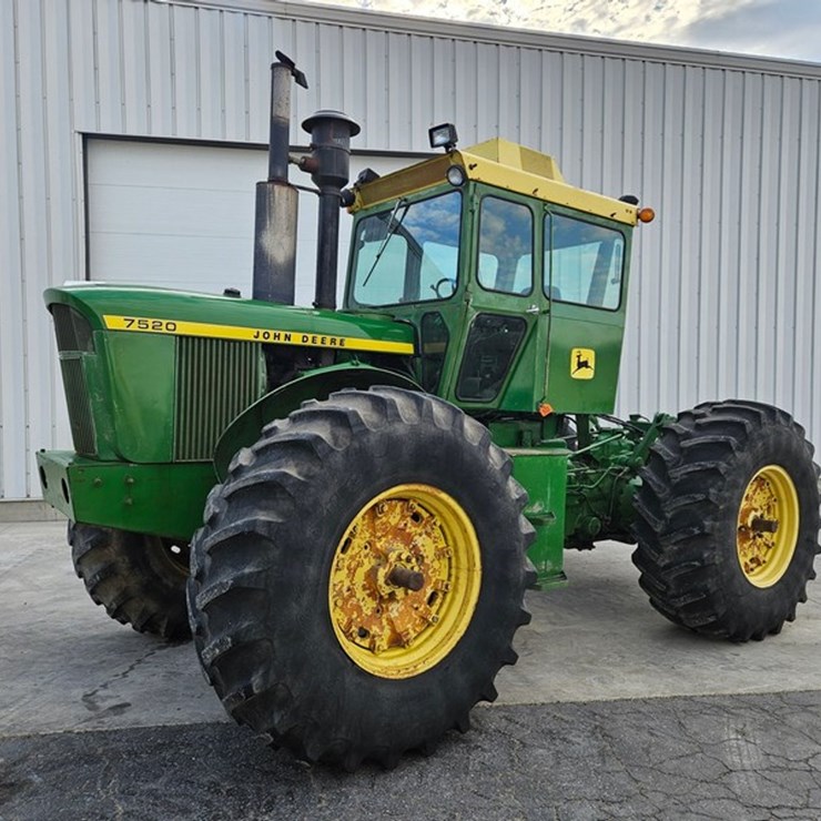 1974 JOHN DEERE 7520