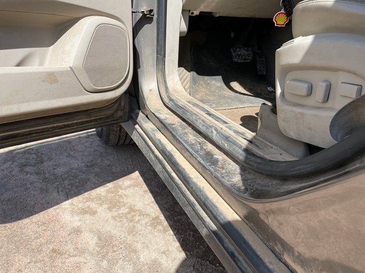 2011-cadillac-srx-image-38