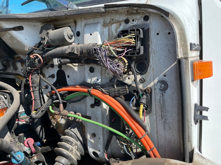 2000-international-4700-image-49