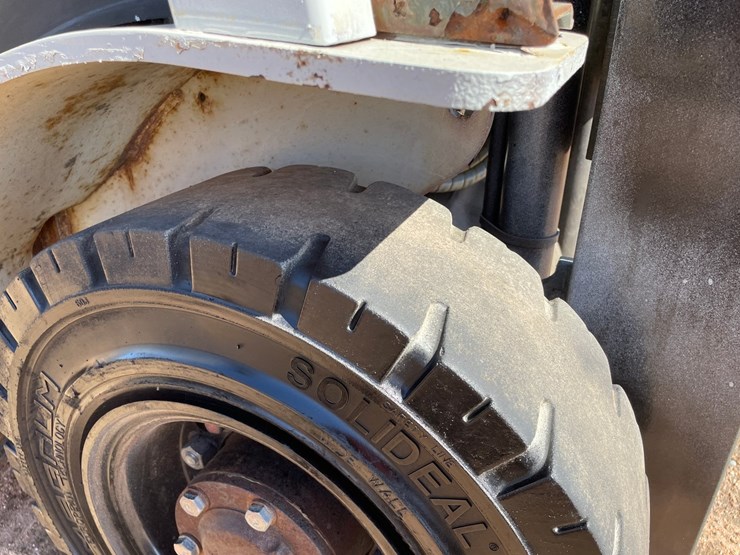 #1134-•-unicarriers-lp-forklift-image-33