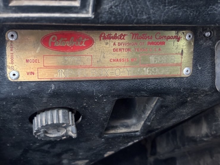 2000-peterbilt-378-image-101