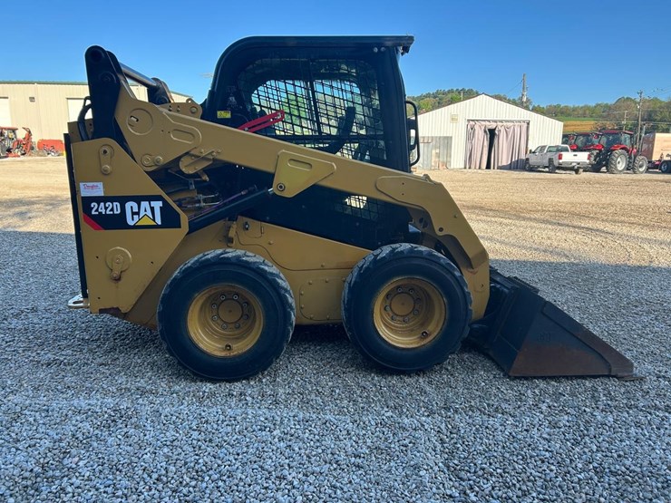 2019-caterpillar-246d-image-5