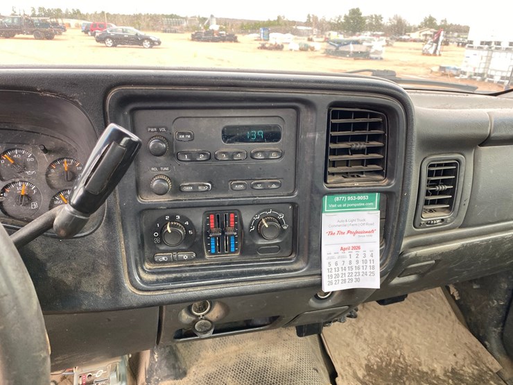 2004-chevrolet-2500-image-43