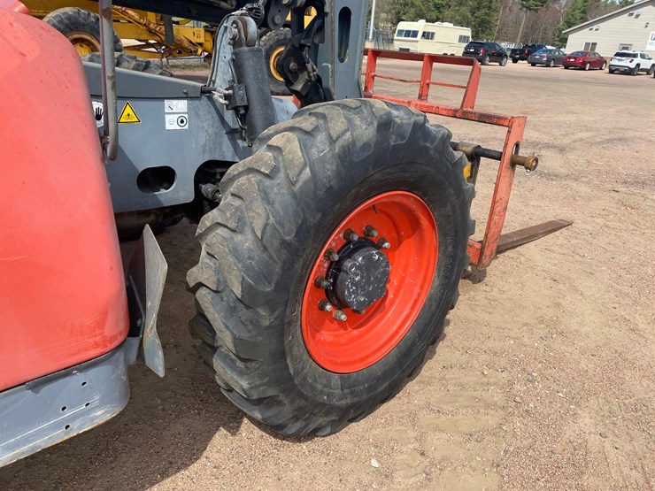 #1306-•-2018-skyjack-8,000lb-telehandler-image-36