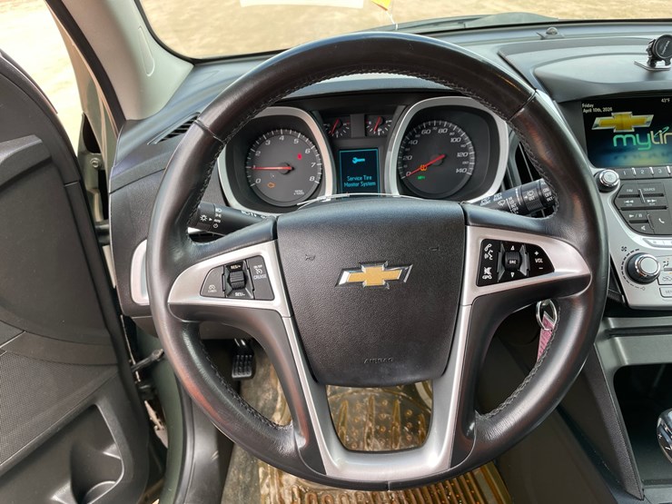 2015-chevrolet-equinox-lt-image-33