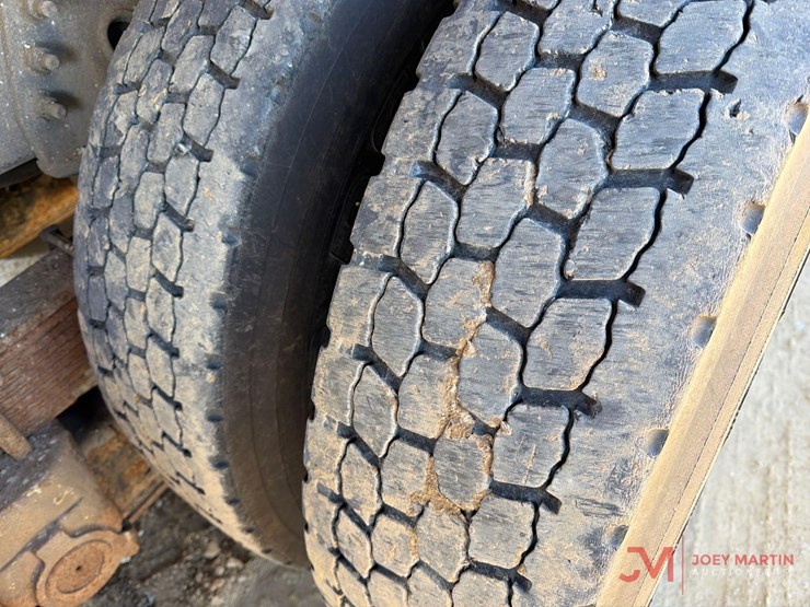 2008-international-7400-image-22