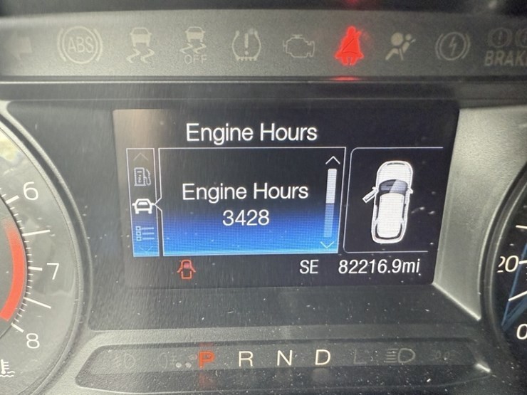 2017-ford-explorer-image-32