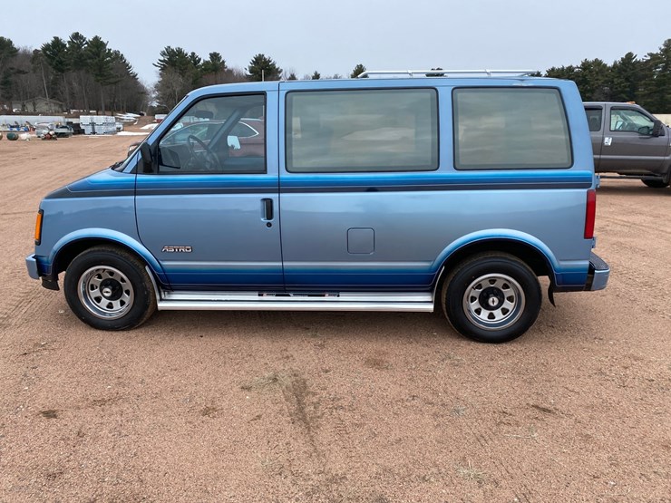 1985-chevrolet-astro-image-10