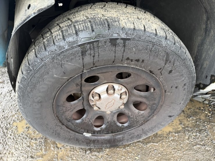 2013-chevrolet-tahoe-image-15