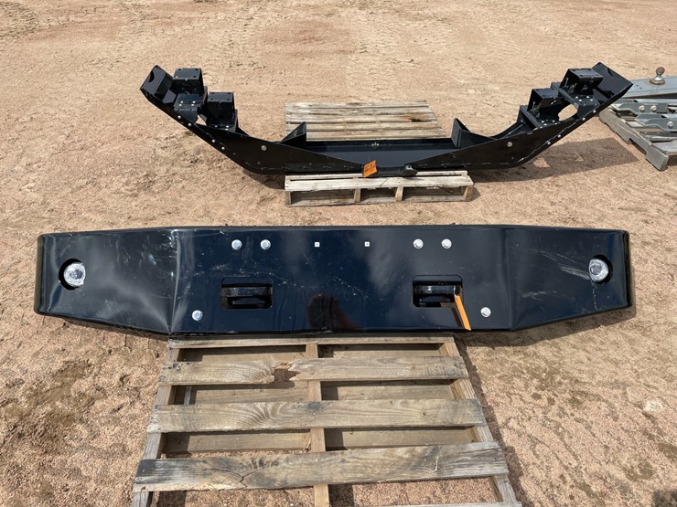 freightliner-108sd-image-2