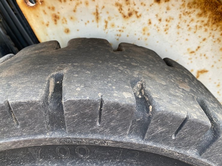 #1163-•-unicarriers-3,450-lbs-lp-forklift-image-17