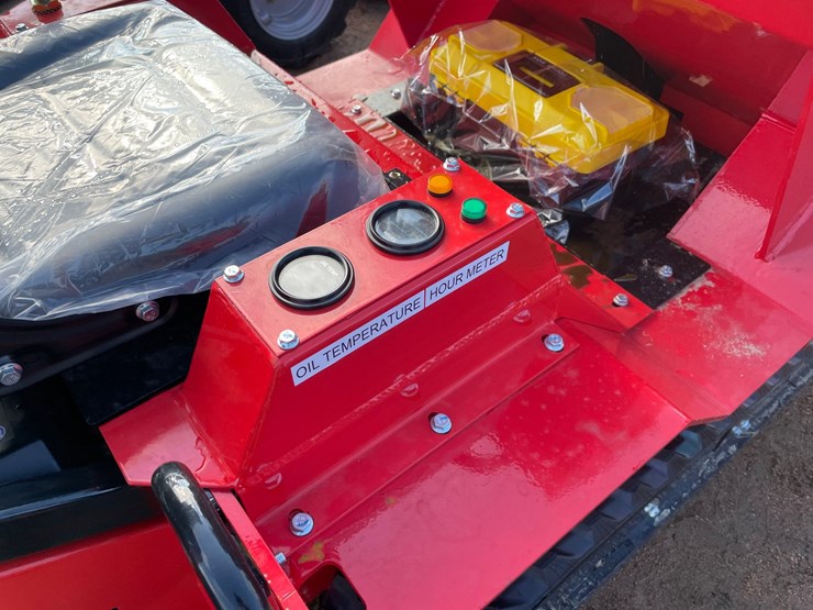 #1156-•-agt-sda-140t-tracked-ride-on-mini-skid-steer-image-16