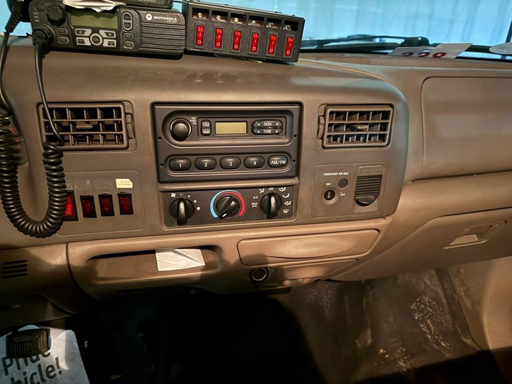 2001-ford-f350-image-46