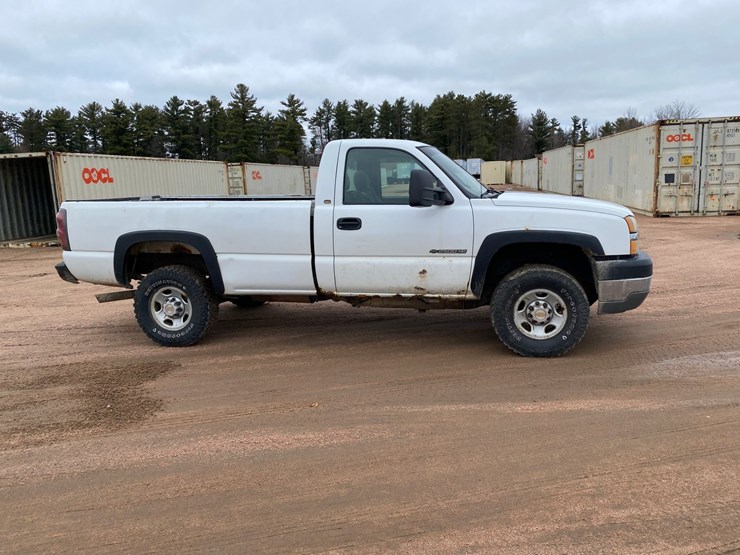 2004-chevrolet-2500-image-4