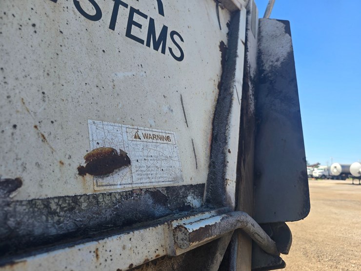 2000-red-river-live-bottom-image-62