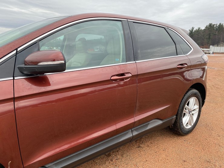 2015-ford-edge-sel-image-16