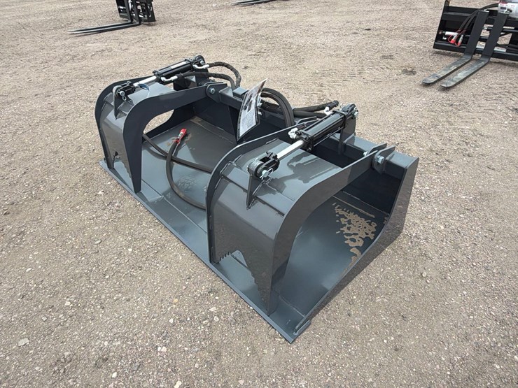 unused-2026-wolverine-gb-11-72w-skid-steer-grapple-bucket-attachment-image-1