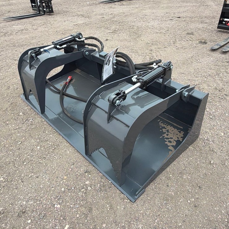 Unused 2026 Wolverine GB-11-72W Skid Steer Grapple Bucket Attachment