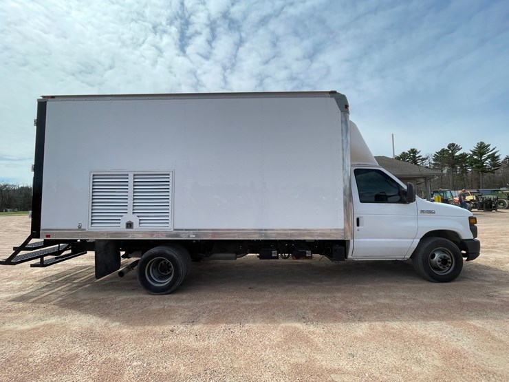 2009-ford-e450-image-4