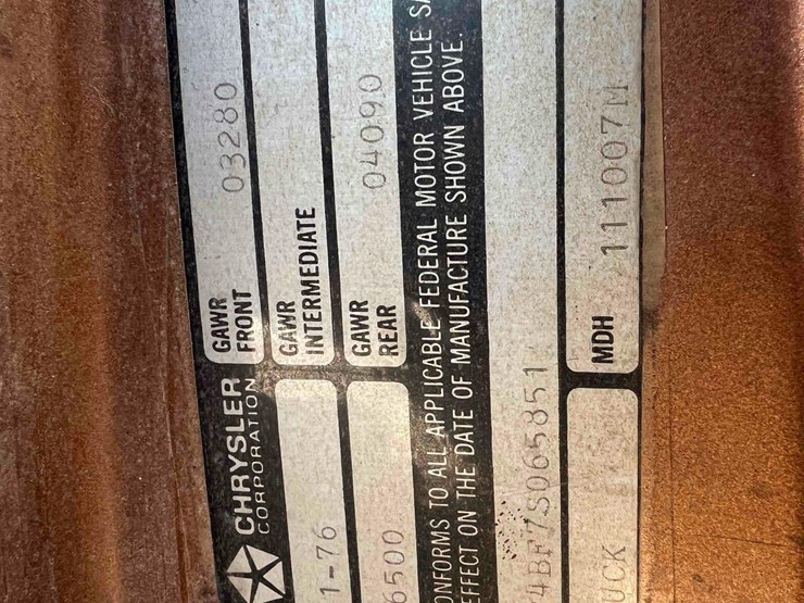 1977-dodge-power-wagon-image-17