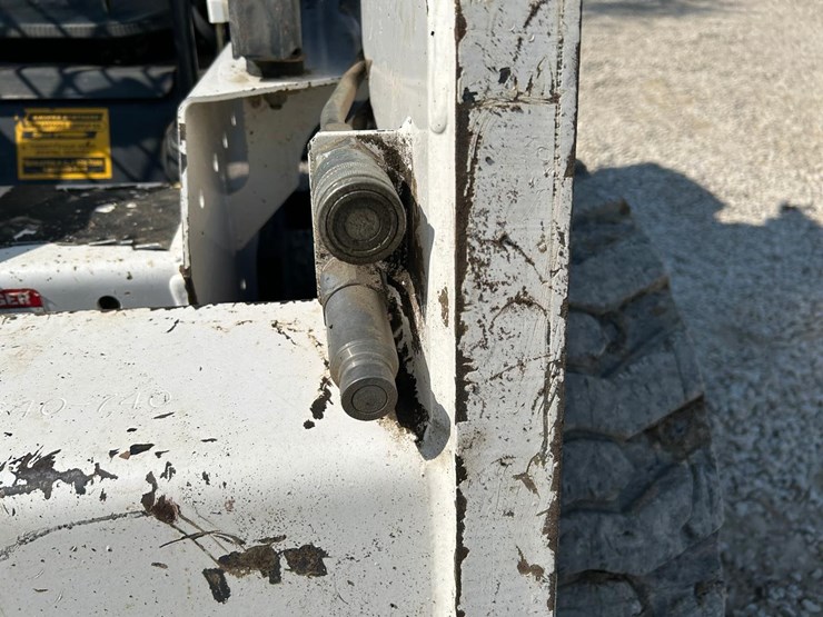 bobcat-742b-image-11