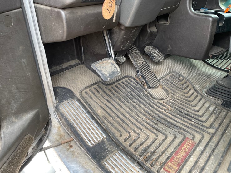 2016-kenworth-t660-image-64