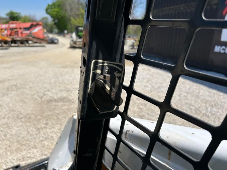 2015-bobcat-t590-image-21