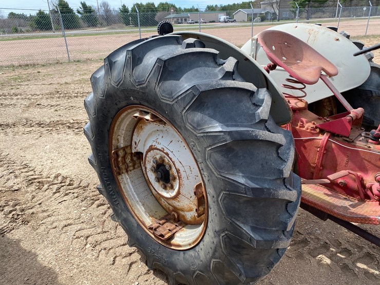 ford-tractor-image-18