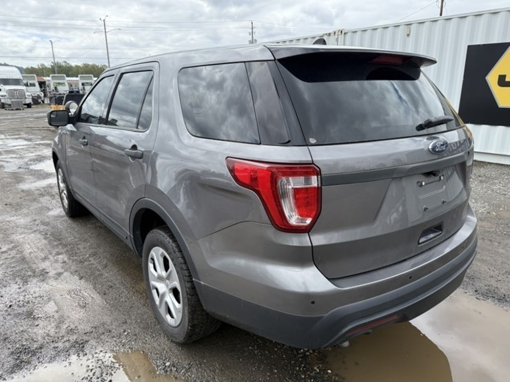 2017-ford-explorer-image-6