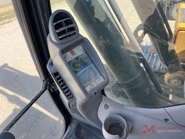 2019-john-deere-6-image-25