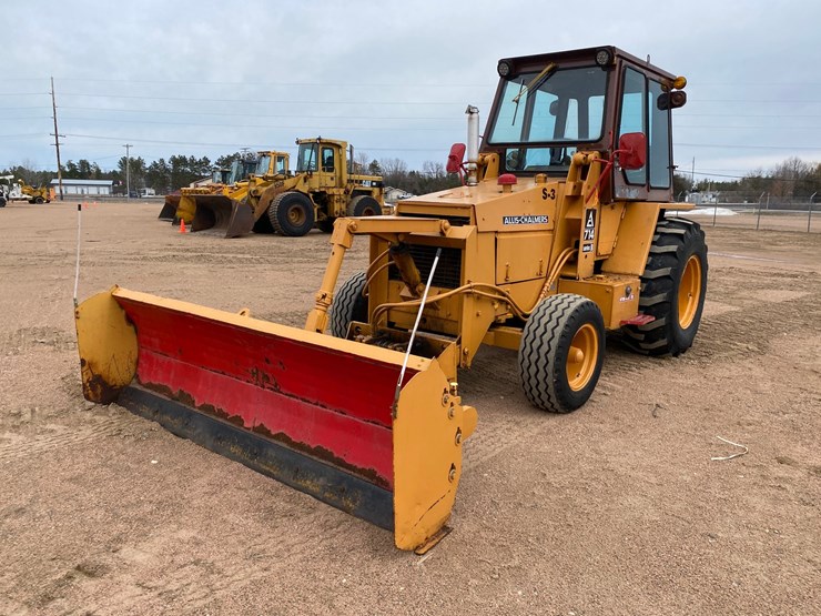 #1004-•-1982-allis-chalmers-714-series-b-industrial-plow-tractor-image-53