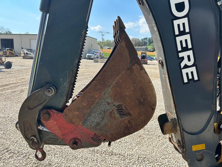 2021-deere-310l-image-14