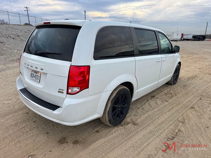 2019-dodge-grand-caravan-image-2