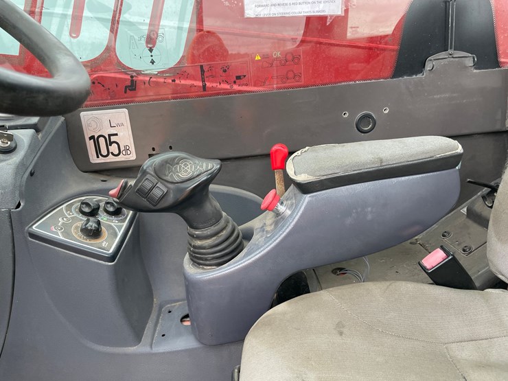 2013-manitou-mlt840-image-30