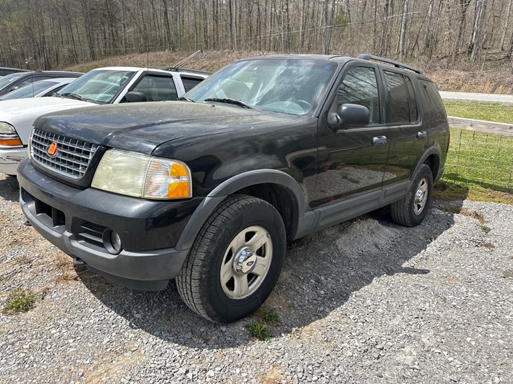 2003-ford-explorer-image-2