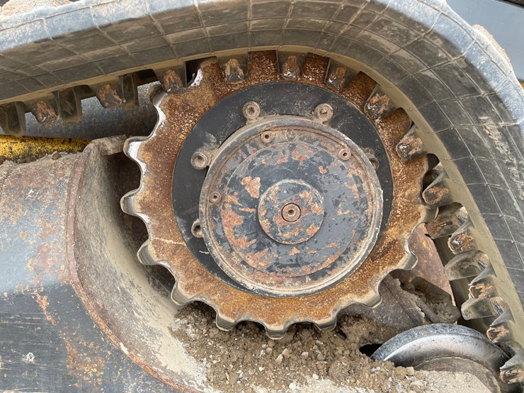 2007-new-holland-c185-image-17