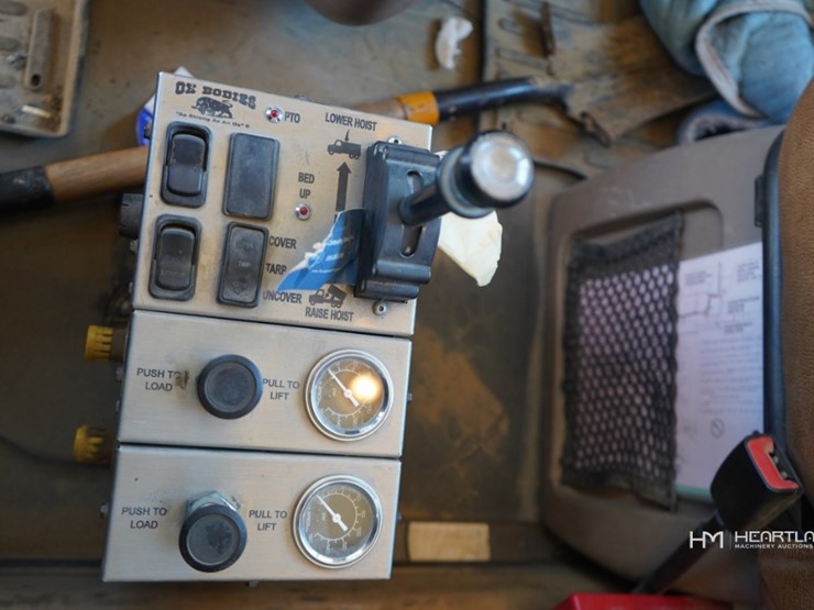 2018-mack-granite-gu713-image-14